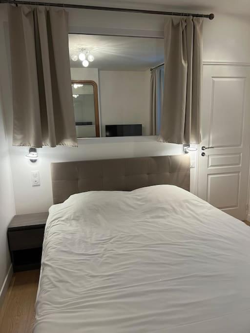 Luxury Appartment, Champs Elysees, Neuf ! ปารีส ภายนอก รูปภาพ