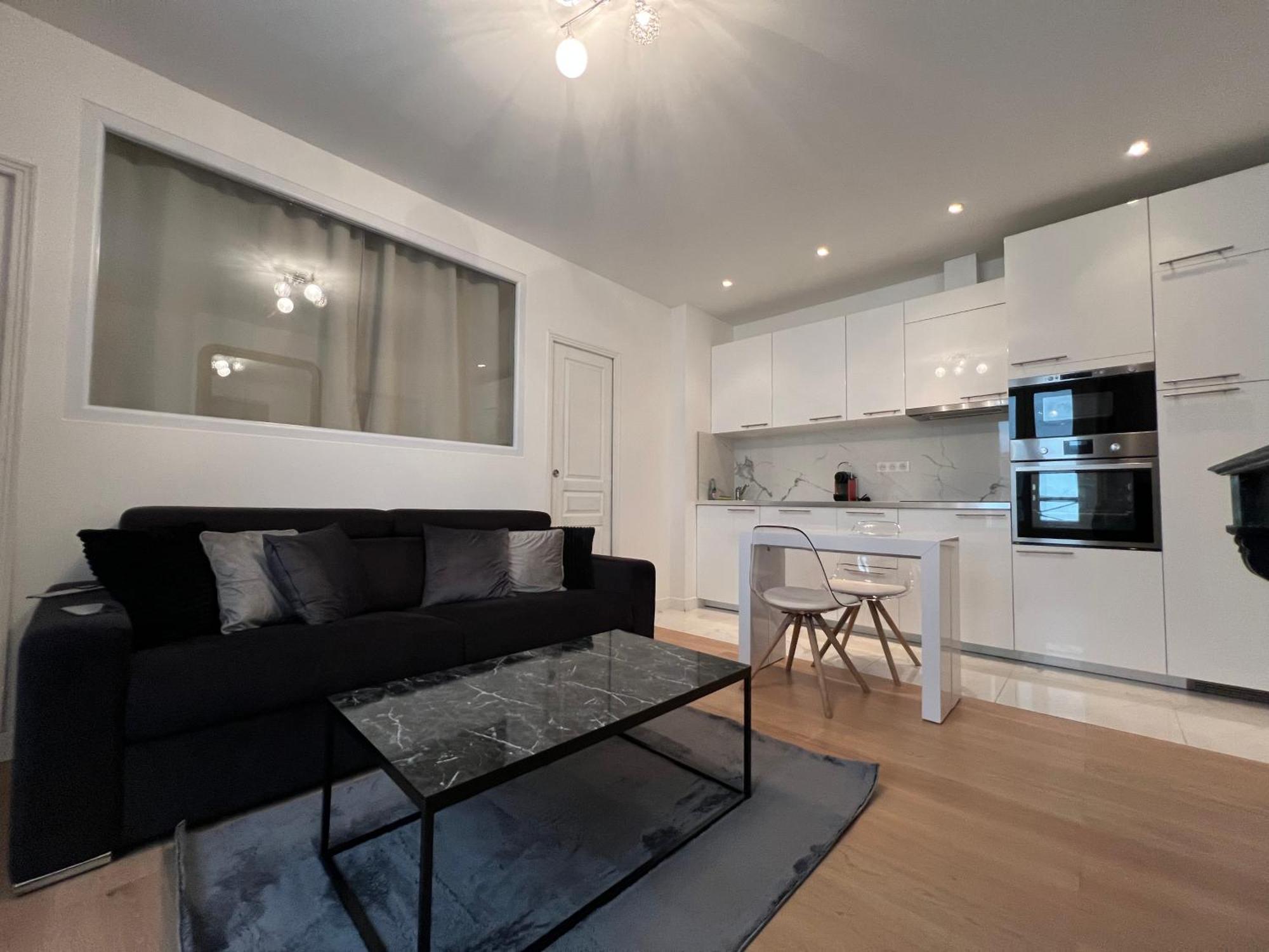 Luxury Appartment, Champs Elysees, Neuf ! ปารีส ภายนอก รูปภาพ