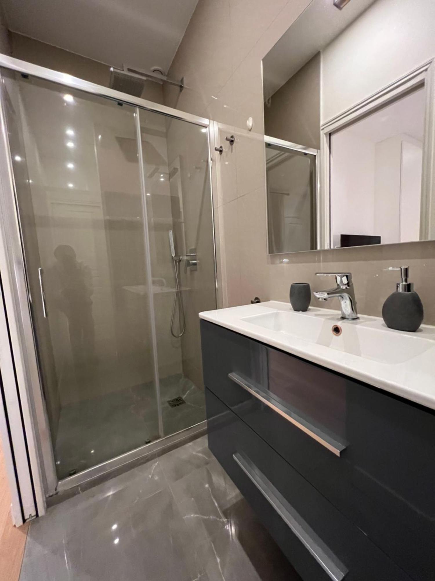 Luxury Appartment, Champs Elysees, Neuf ! ปารีส ภายนอก รูปภาพ